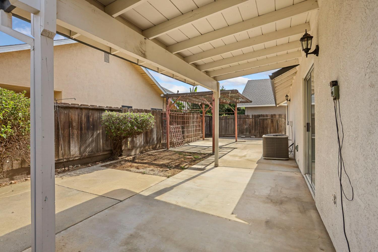 Detail Gallery Image 33 of 37 For 861 E Hawkeye Ave, Turlock,  CA 95380 - 3 Beds | 2/1 Baths