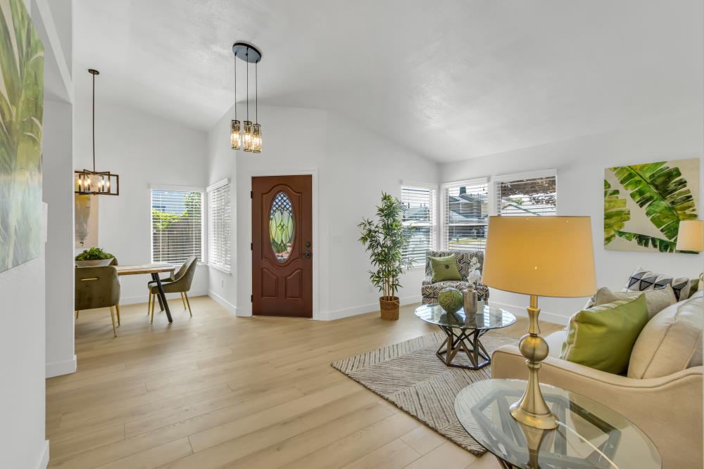 Detail Gallery Image 11 of 75 For 5984 Sawyer Cir, Sacramento,  CA 95823 - 3 Beds | 2 Baths