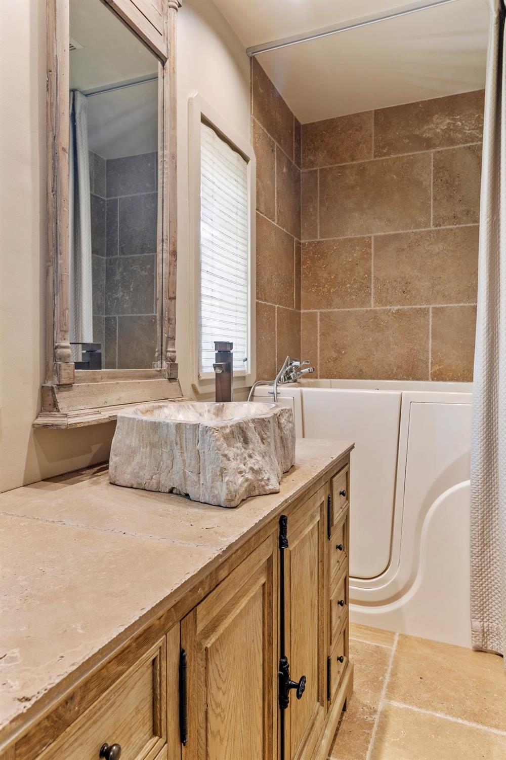 Detail Gallery Image 36 of 58 For 300 El Rio Ave, Modesto,  CA 95354 - 5 Beds | 3 Baths