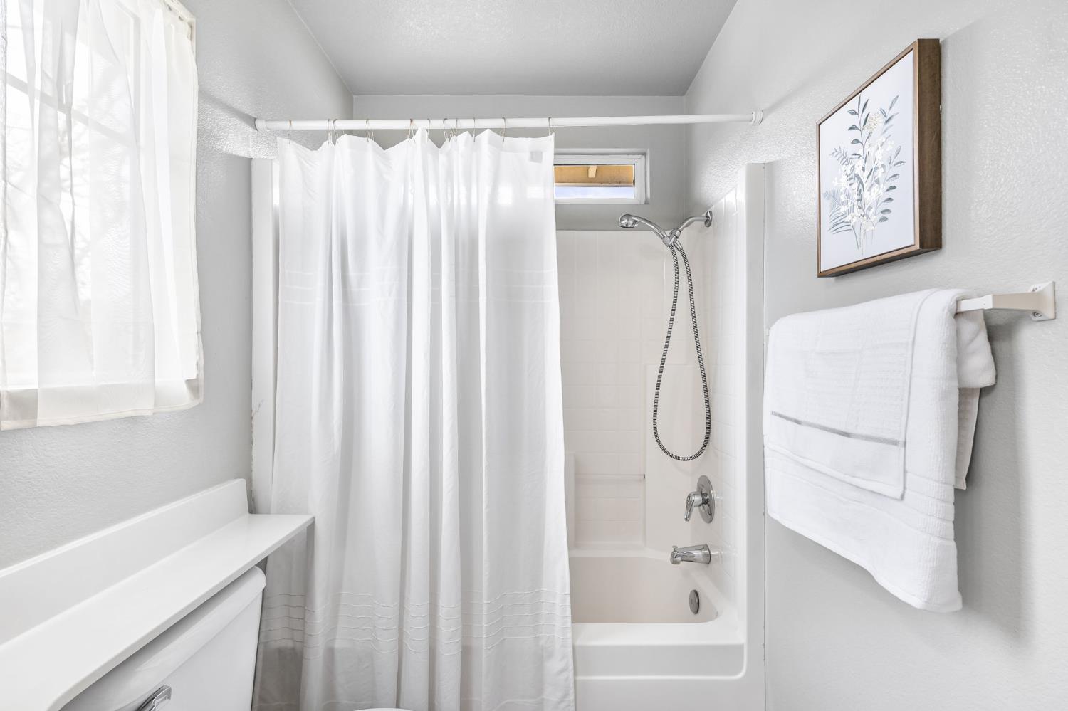 Detail Gallery Image 30 of 45 For 2111 Bridle Creek Cir, Tracy,  CA 95377 - 3 Beds | 2/1 Baths