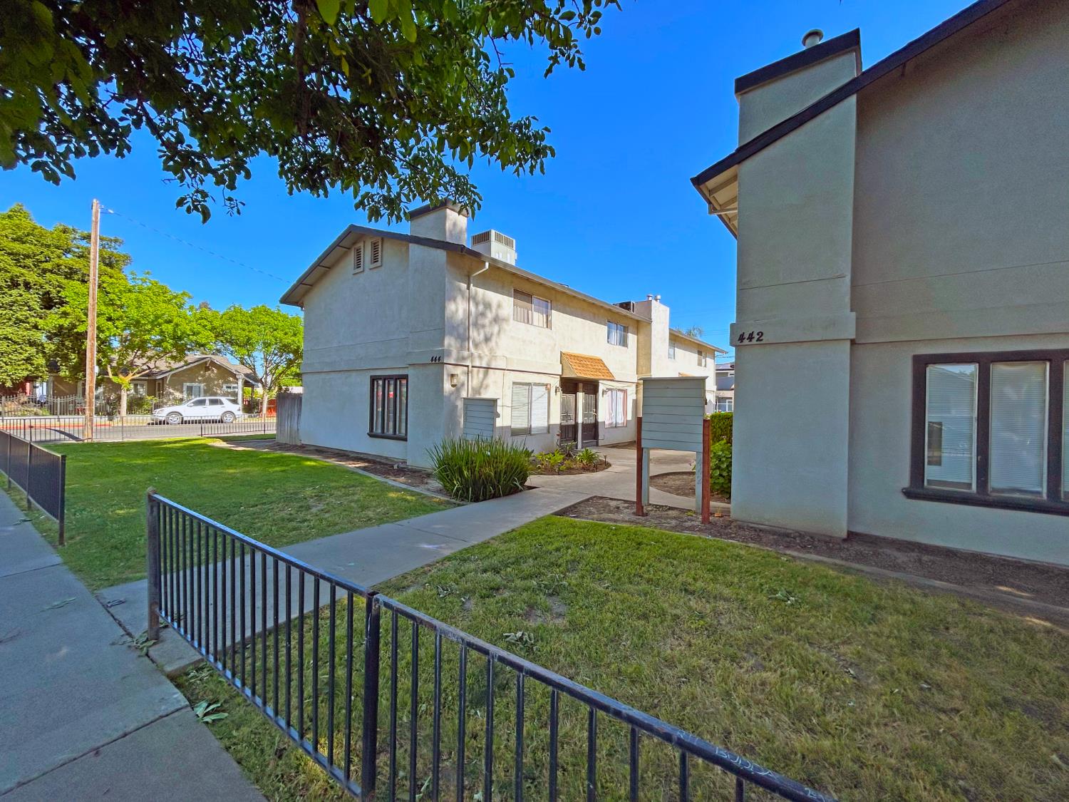 Detail Gallery Image 2 of 5 For 442 Eden St, Lodi,  CA 95240 - – Beds | – Baths