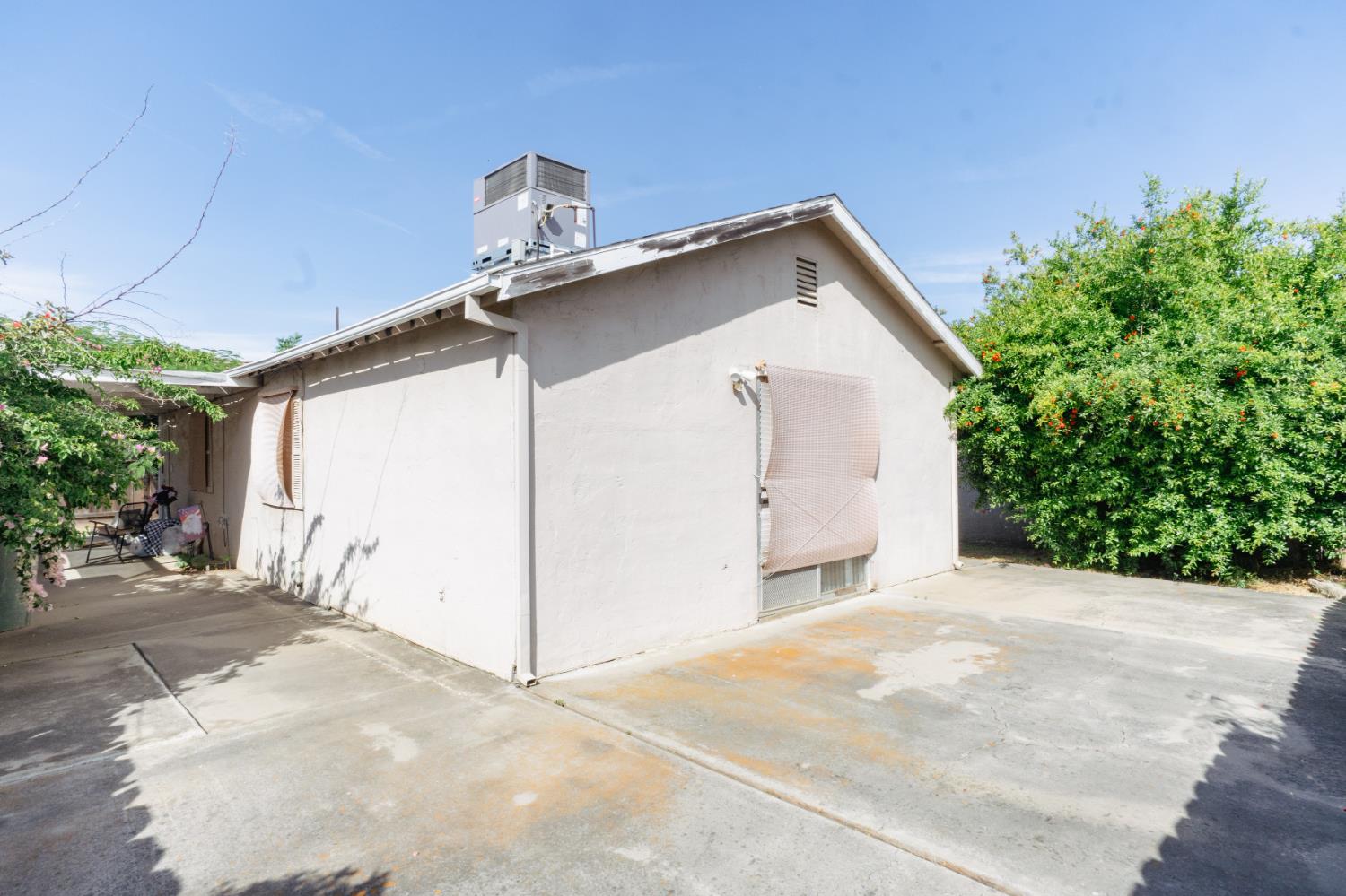 Detail Gallery Image 60 of 66 For 1070 E 23rd St, Merced,  CA 95340 - 3 Beds | 2 Baths