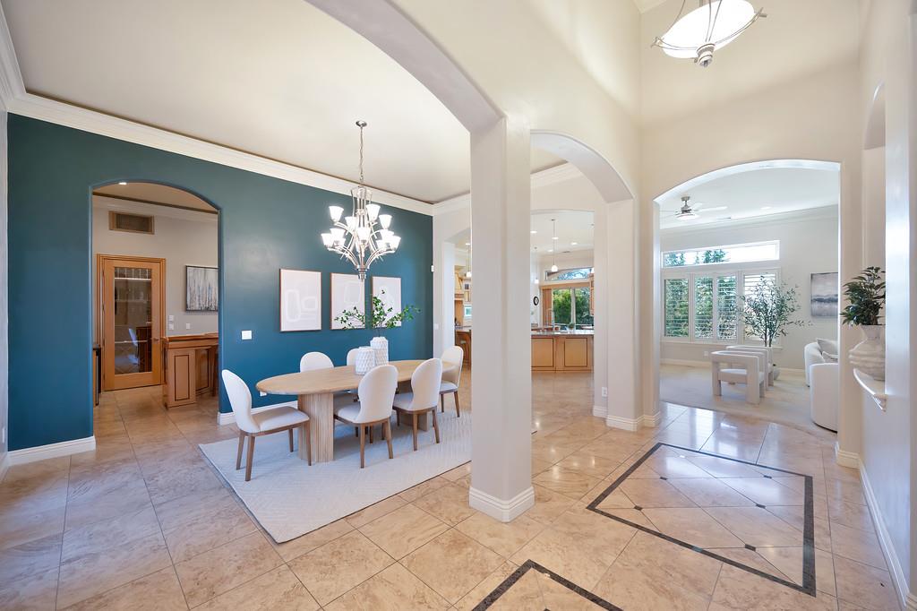 Detail Gallery Image 3 of 58 For 3711 Stone Temple Ct, Rocklin,  CA 95765 - 5 Beds | 4/1 Baths