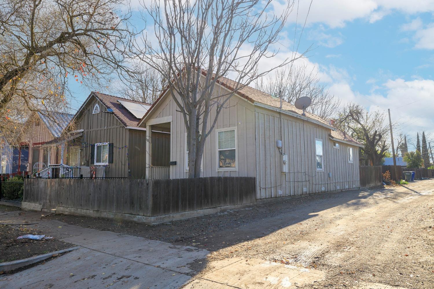 Fresno Street, Newman, California image 1