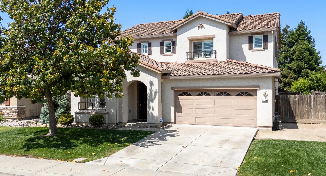 Detail Gallery Image 1 of 31 For 1689 Hometown Ln, Manteca,  CA 95337 - 3 Beds | 3 Baths