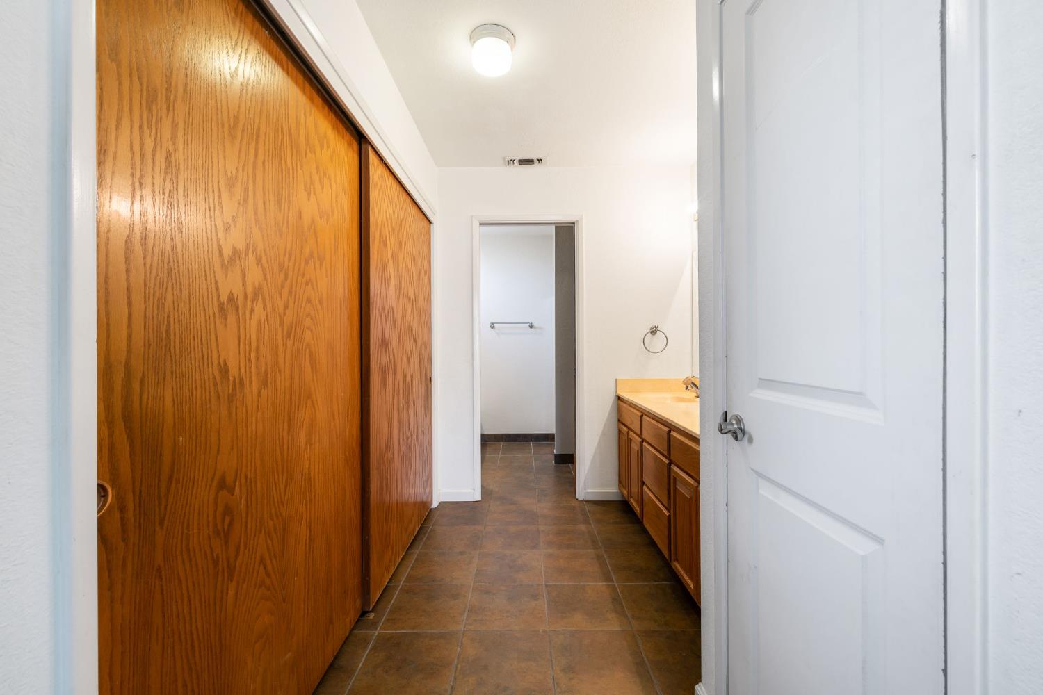 Detail Gallery Image 5 of 41 For 9286 Ultra Ct, Orangevale,  CA 95662 - 3 Beds | 2 Baths