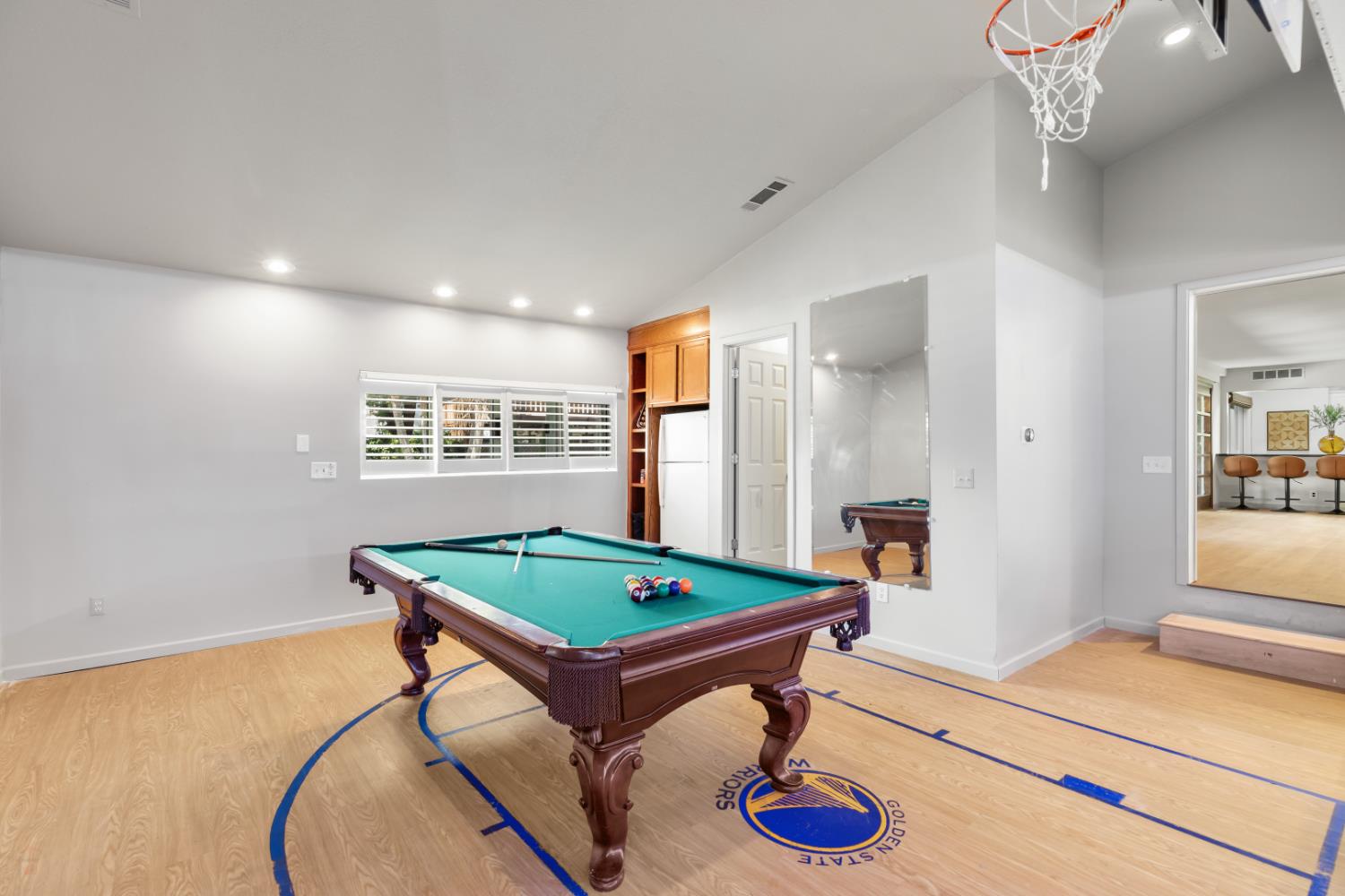Detail Gallery Image 69 of 97 For 3221 Country Club Blvd, Stockton,  CA 95204 - 4 Beds | 3/1 Baths