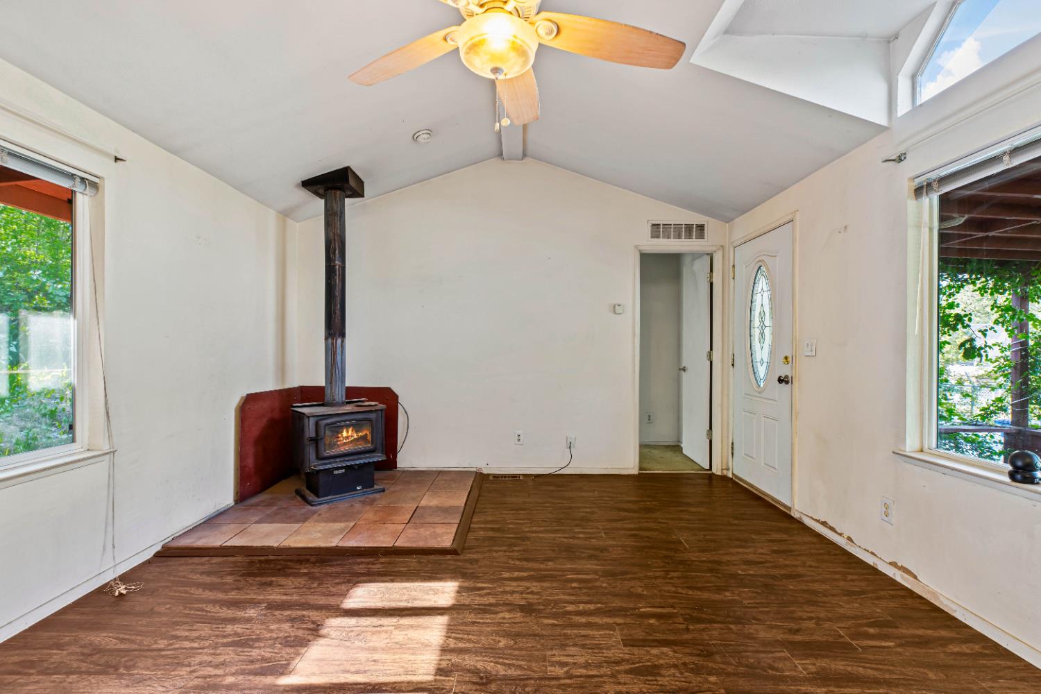 Detail Gallery Image 5 of 28 For 33016 Willow Creek Dr, North Fork,  CA 93643 - 2 Beds | 1 Baths