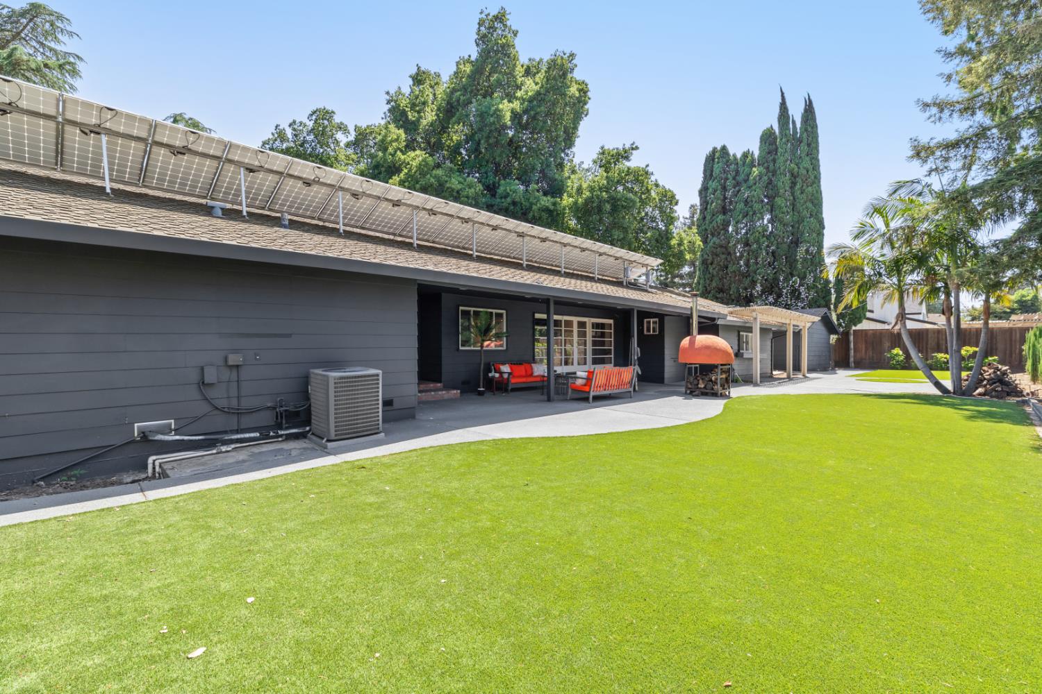 Detail Gallery Image 82 of 97 For 3221 Country Club Blvd, Stockton,  CA 95204 - 4 Beds | 3/1 Baths