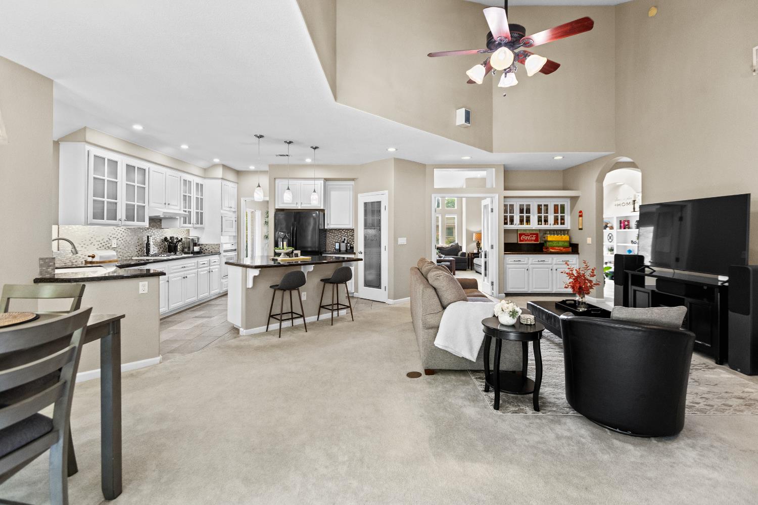 Detail Gallery Image 25 of 72 For 9180 Quail Cove Dr, Elk Grove,  CA 95624 - 5 Beds | 2/1 Baths