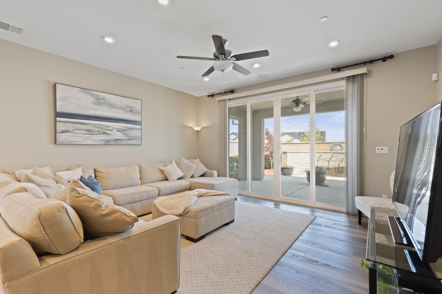 Detail Gallery Image 12 of 45 For 2616 Provincetown Way, Roseville,  CA 95747 - 4 Beds | 2 Baths