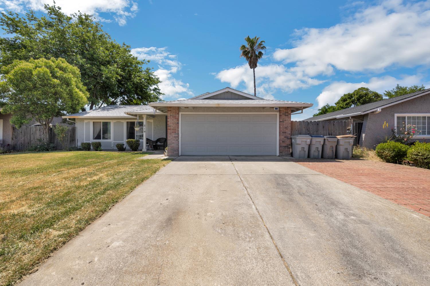 Detail Gallery Image 2 of 38 For 319 Valleywood Dr, Woodland,  CA 95695 - 3 Beds | 2 Baths