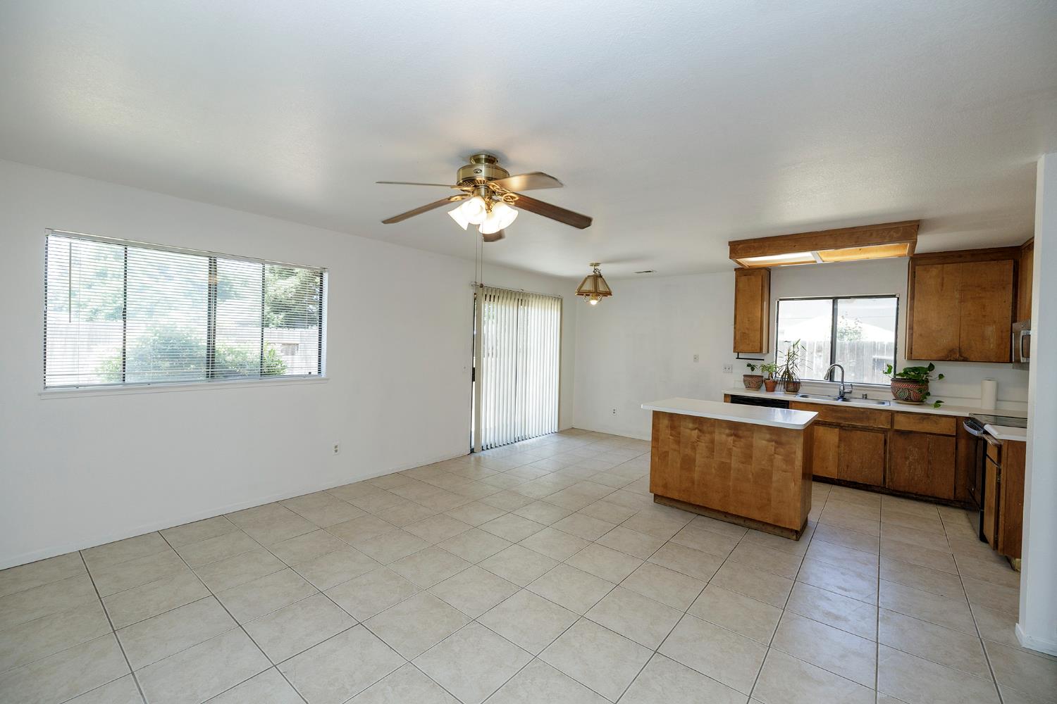 Detail Gallery Image 10 of 34 For 2609 Finlandia Ave, Modesto,  CA 95358 - 3 Beds | 2 Baths