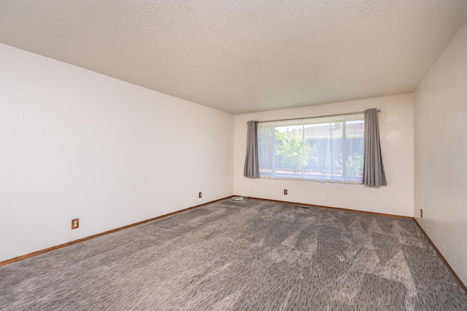 Detail Gallery Image 10 of 65 For 5612 Jolly Ct, Fair Oaks,  CA 95628 - 3 Beds | 2 Baths