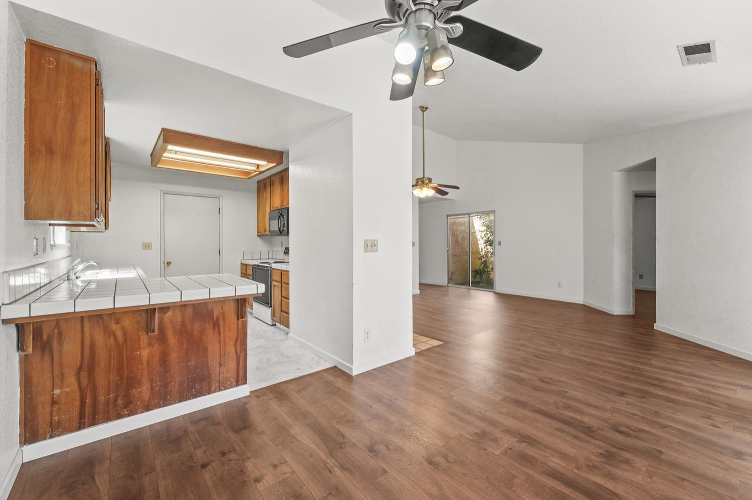 Detail Gallery Image 15 of 34 For 3428 Waynesboro Dr, Ceres,  CA 95307 - 3 Beds | 2 Baths