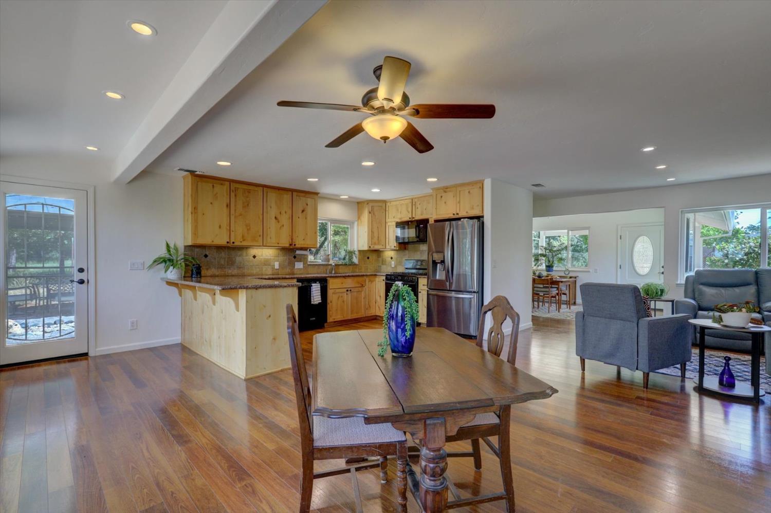 Detail Gallery Image 18 of 88 For 2500 N Lakewood Dr, Meadow Vista,  CA 95722 - 3 Beds | 2/1 Baths