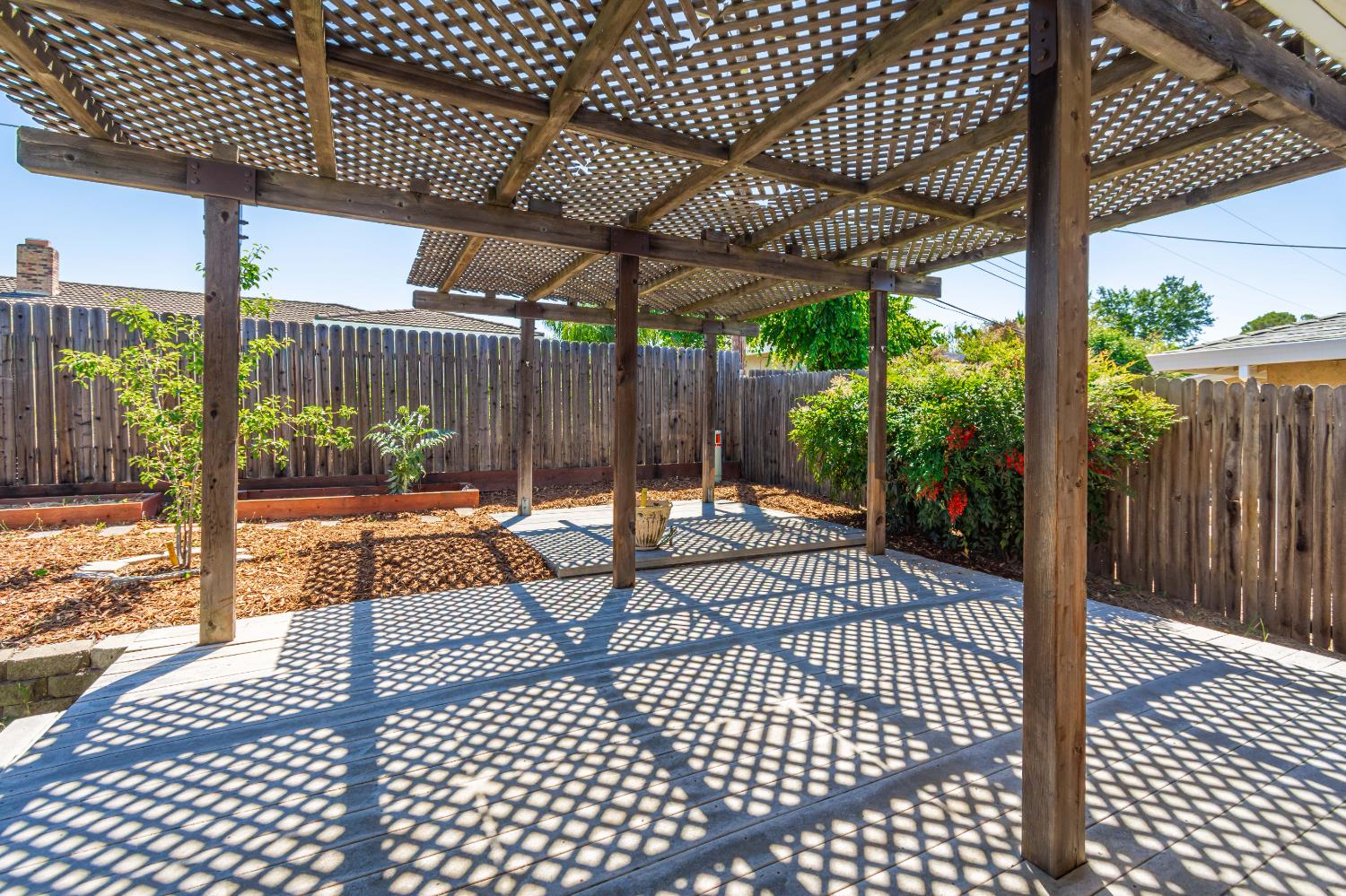 Detail Gallery Image 41 of 65 For 5612 Jolly Ct, Fair Oaks,  CA 95628 - 3 Beds | 2 Baths