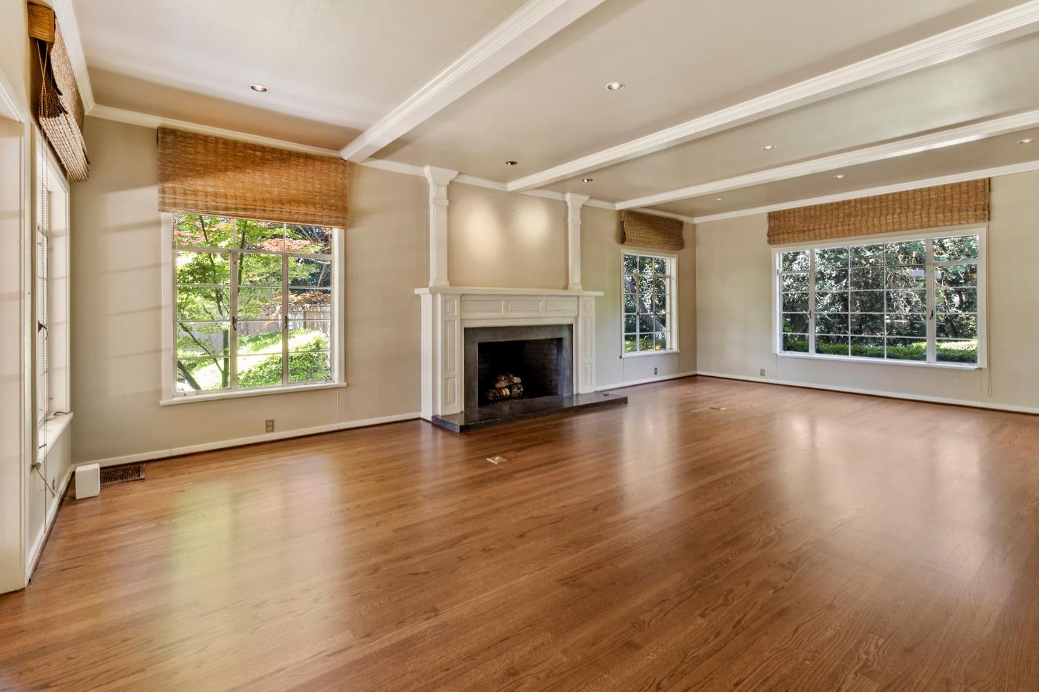 Detail Gallery Image 17 of 58 For 300 El Rio Ave, Modesto,  CA 95354 - 5 Beds | 3 Baths