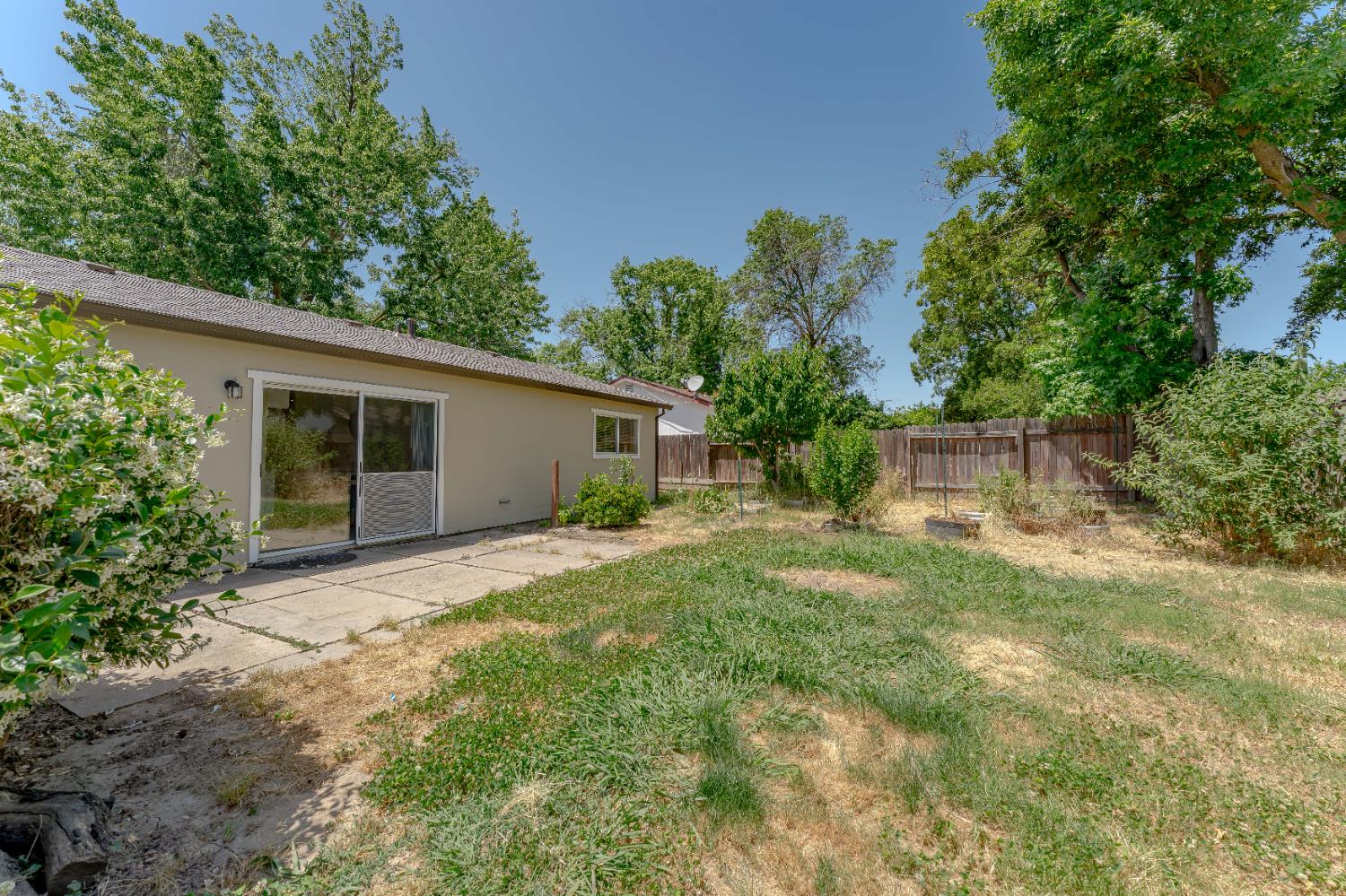 Detail Gallery Image 25 of 28 For 6112 Longfellow Way, Sacramento,  CA 95842 - 3 Beds | 1 Baths