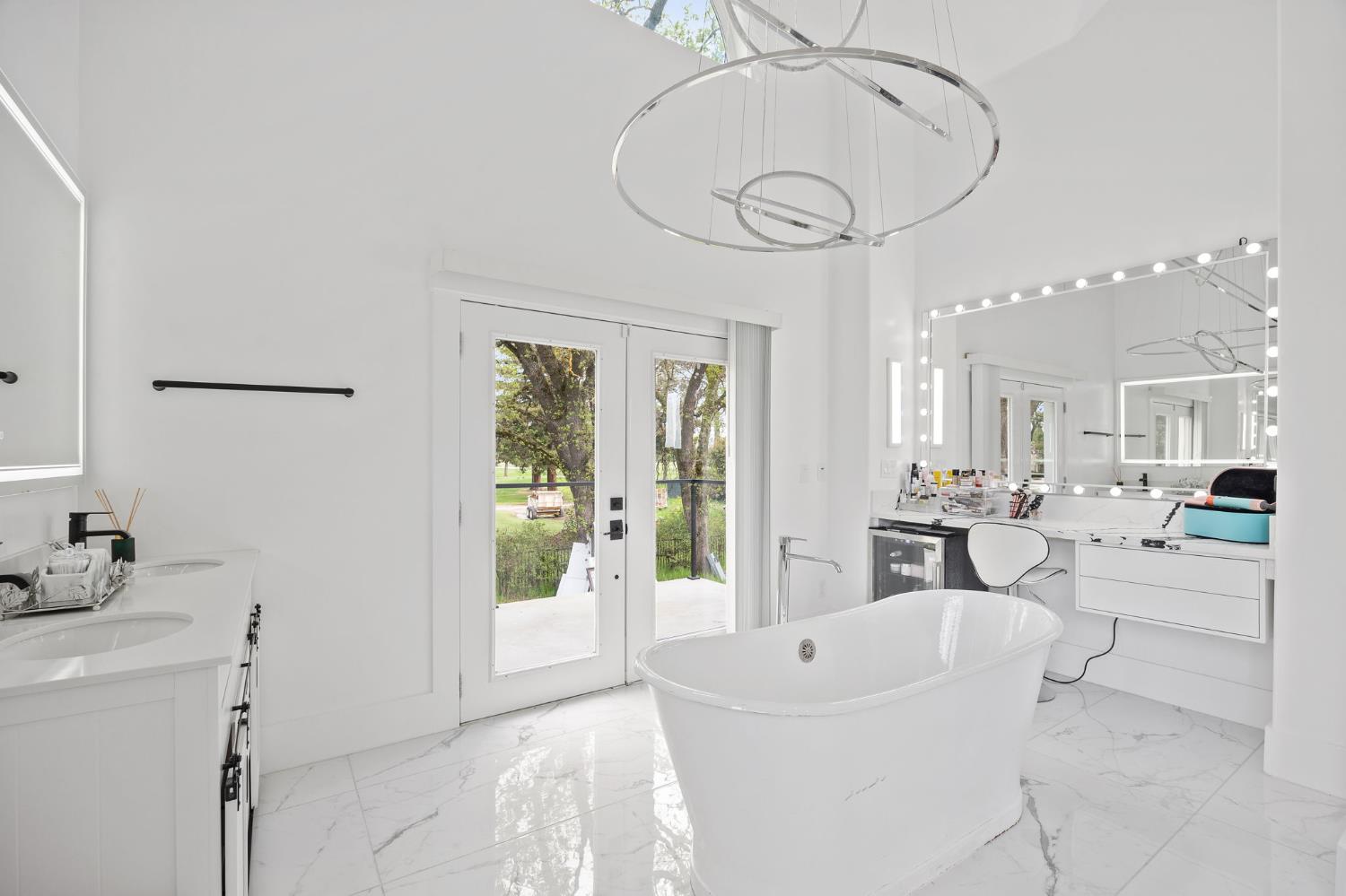 Detail Gallery Image 50 of 93 For 9425 S Wales Way, Elk Grove,  CA 95758 - 5 Beds | 5/1 Baths