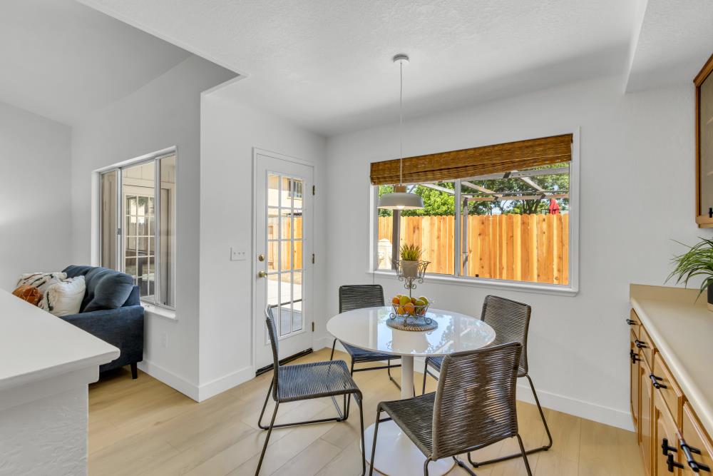 Detail Gallery Image 28 of 75 For 5984 Sawyer Cir, Sacramento,  CA 95823 - 3 Beds | 2 Baths