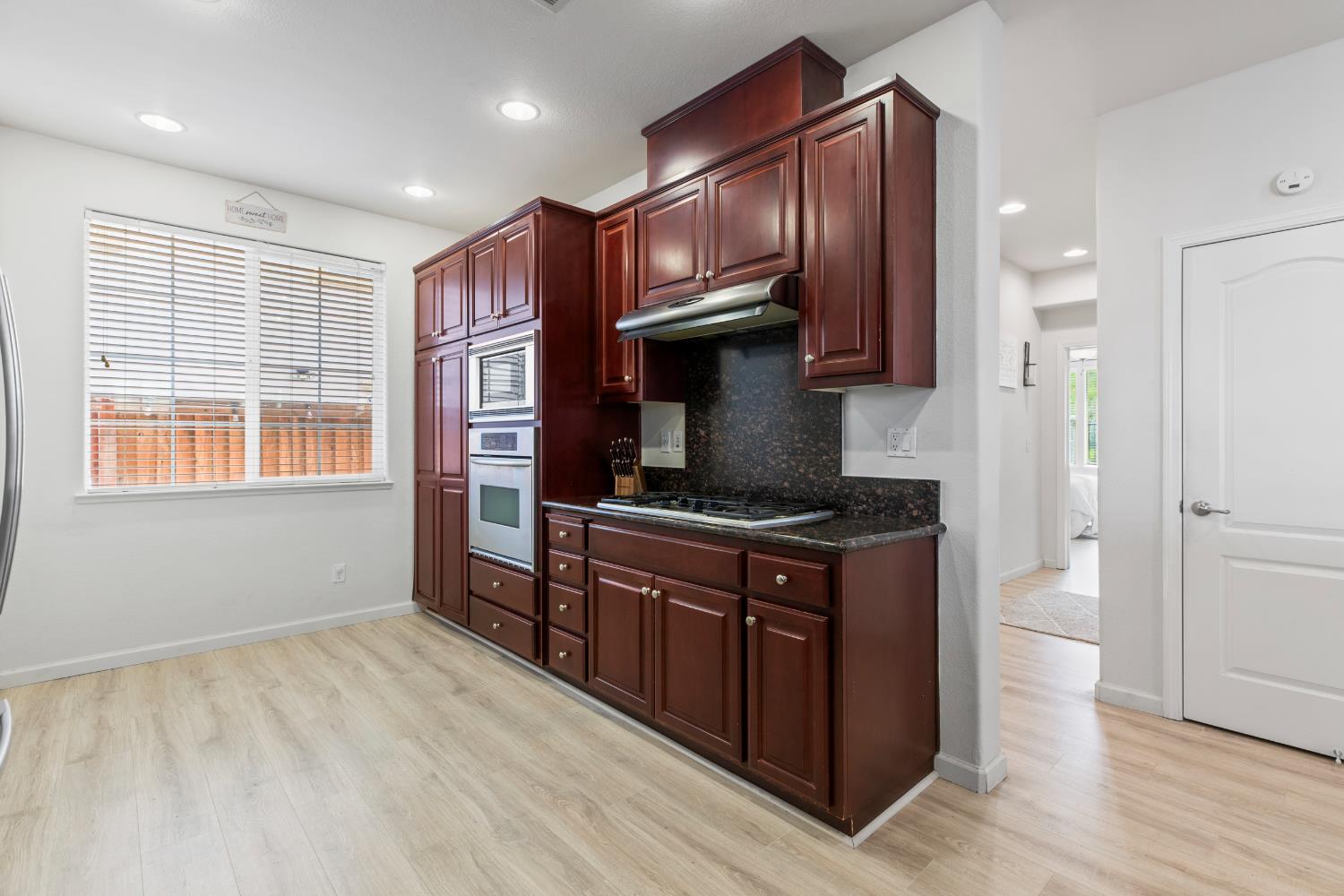 Detail Gallery Image 13 of 32 For 9477 California Oak Cir, Patterson,  CA 95363 - 4 Beds | 3/1 Baths