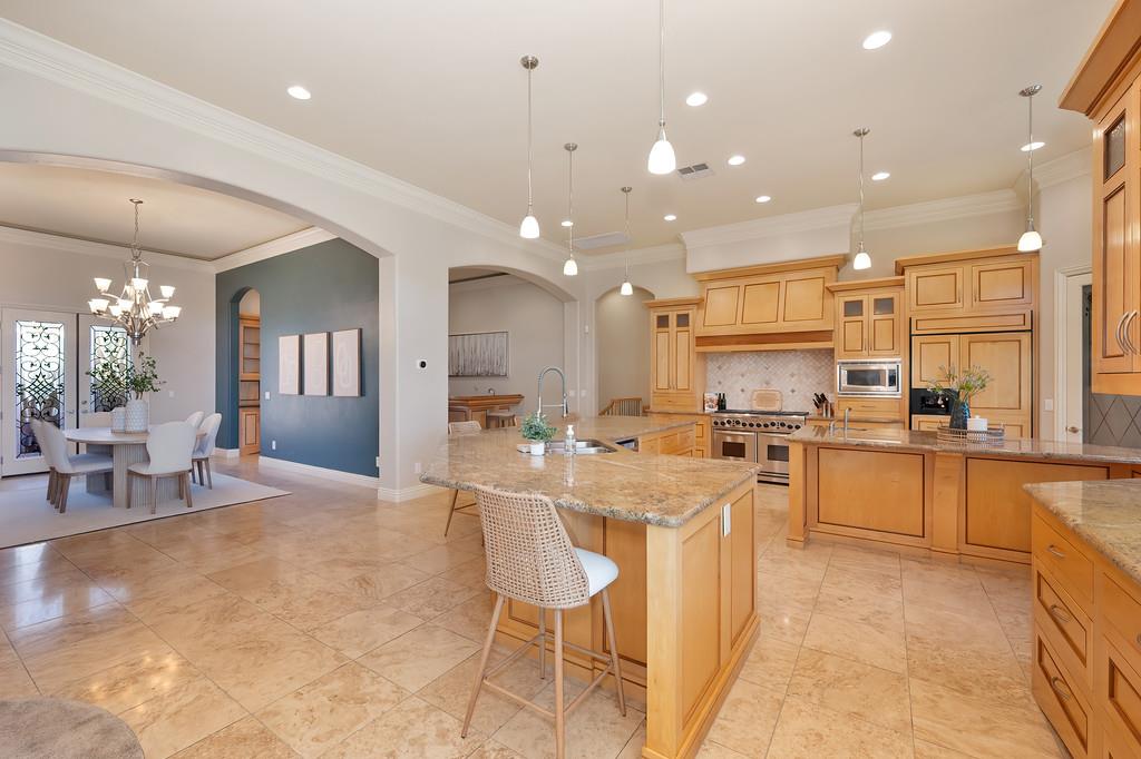 Detail Gallery Image 8 of 58 For 3711 Stone Temple Ct, Rocklin,  CA 95765 - 5 Beds | 4/1 Baths