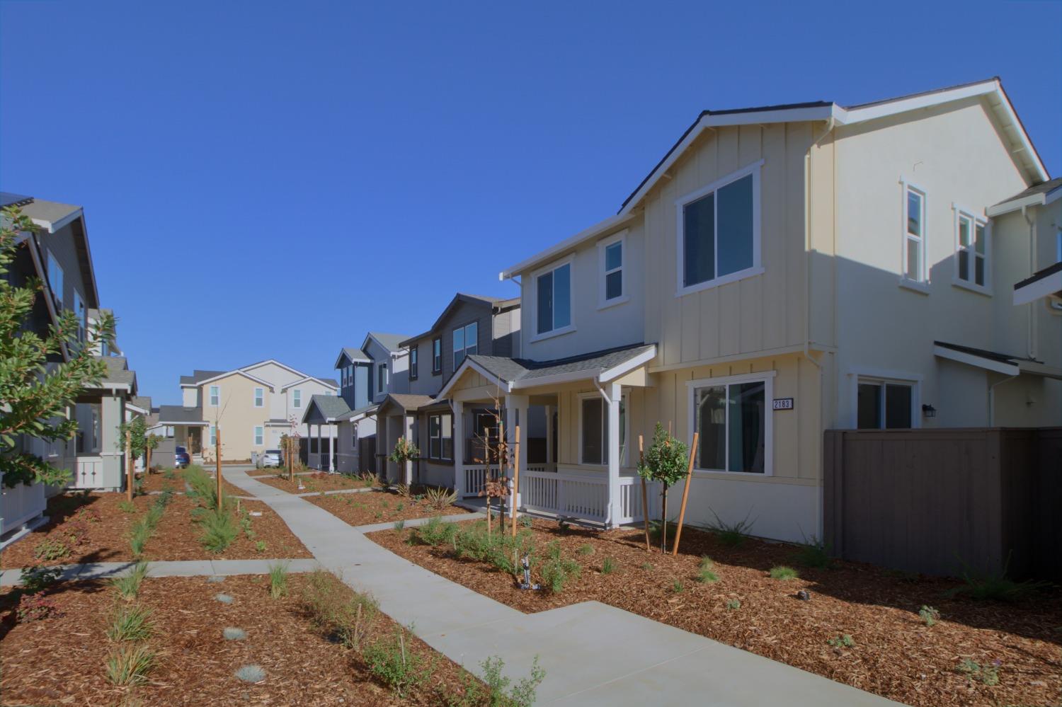 Detail Gallery Image 52 of 60 For 2183 Grady Cir, Woodland,  CA 95776 - 4 Beds | 2/1 Baths