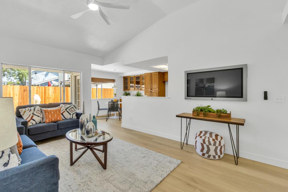 Detail Gallery Image 20 of 75 For 5984 Sawyer Cir, Sacramento,  CA 95823 - 3 Beds | 2 Baths