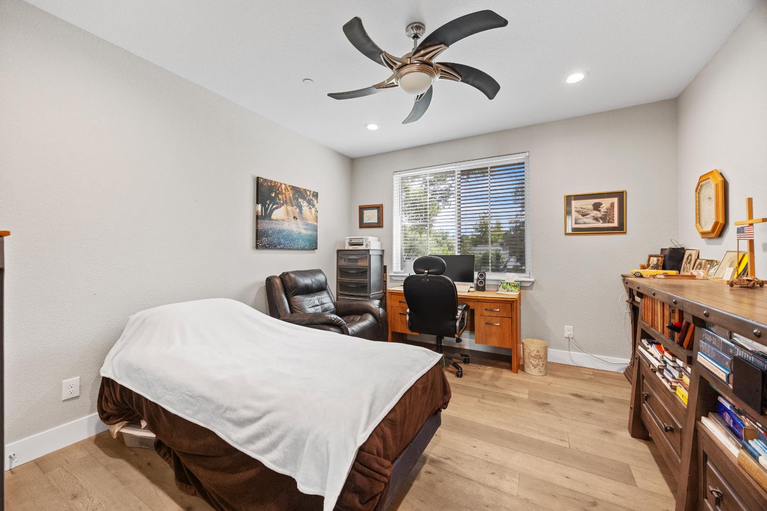 Detail Gallery Image 11 of 55 For 12587 Incline Dr, Auburn,  CA 95603 - 4 Beds | 4 Baths
