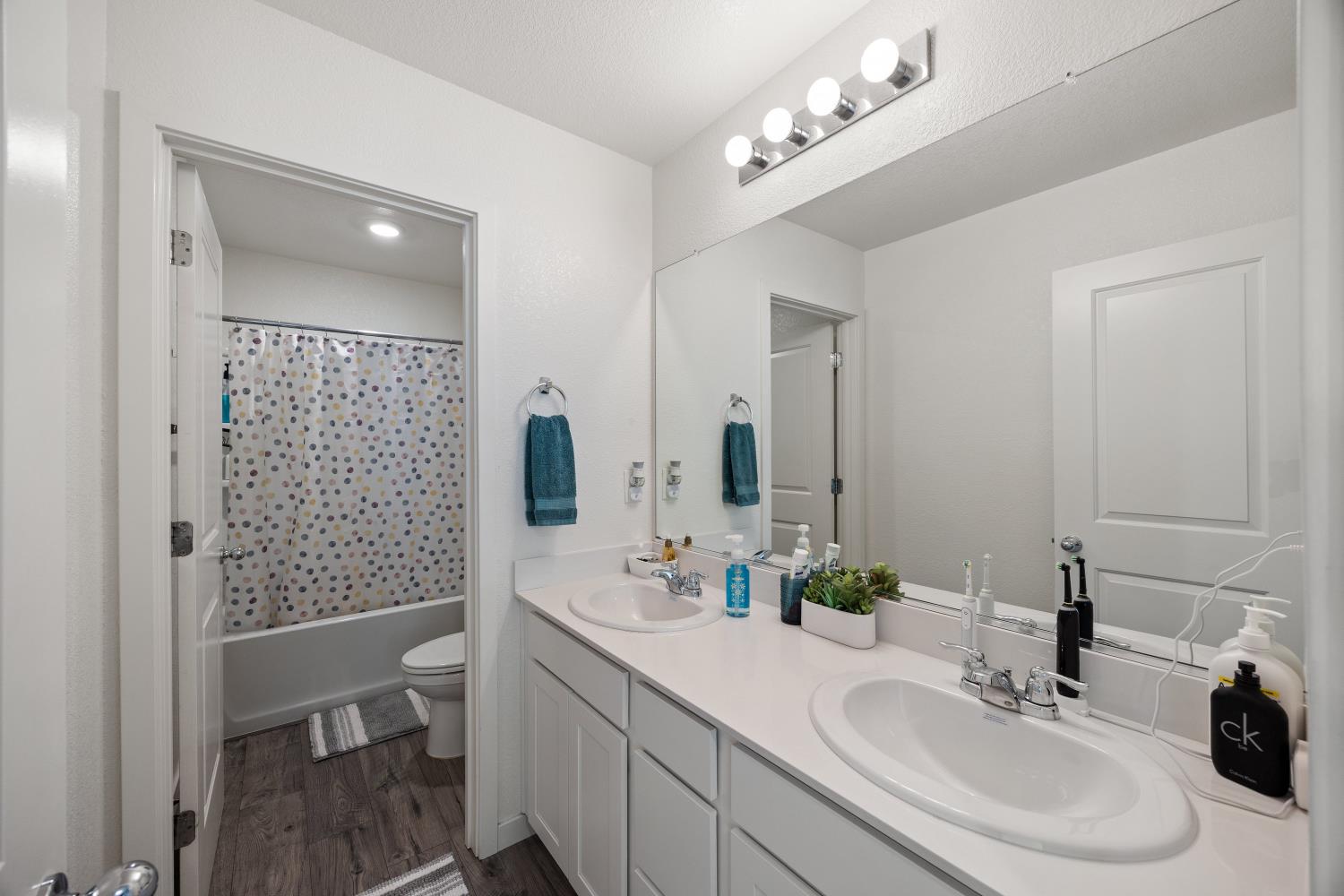 Detail Gallery Image 21 of 25 For 9017 Farmstead Cir, Roseville,  CA 95747 - 4 Beds | 2/1 Baths