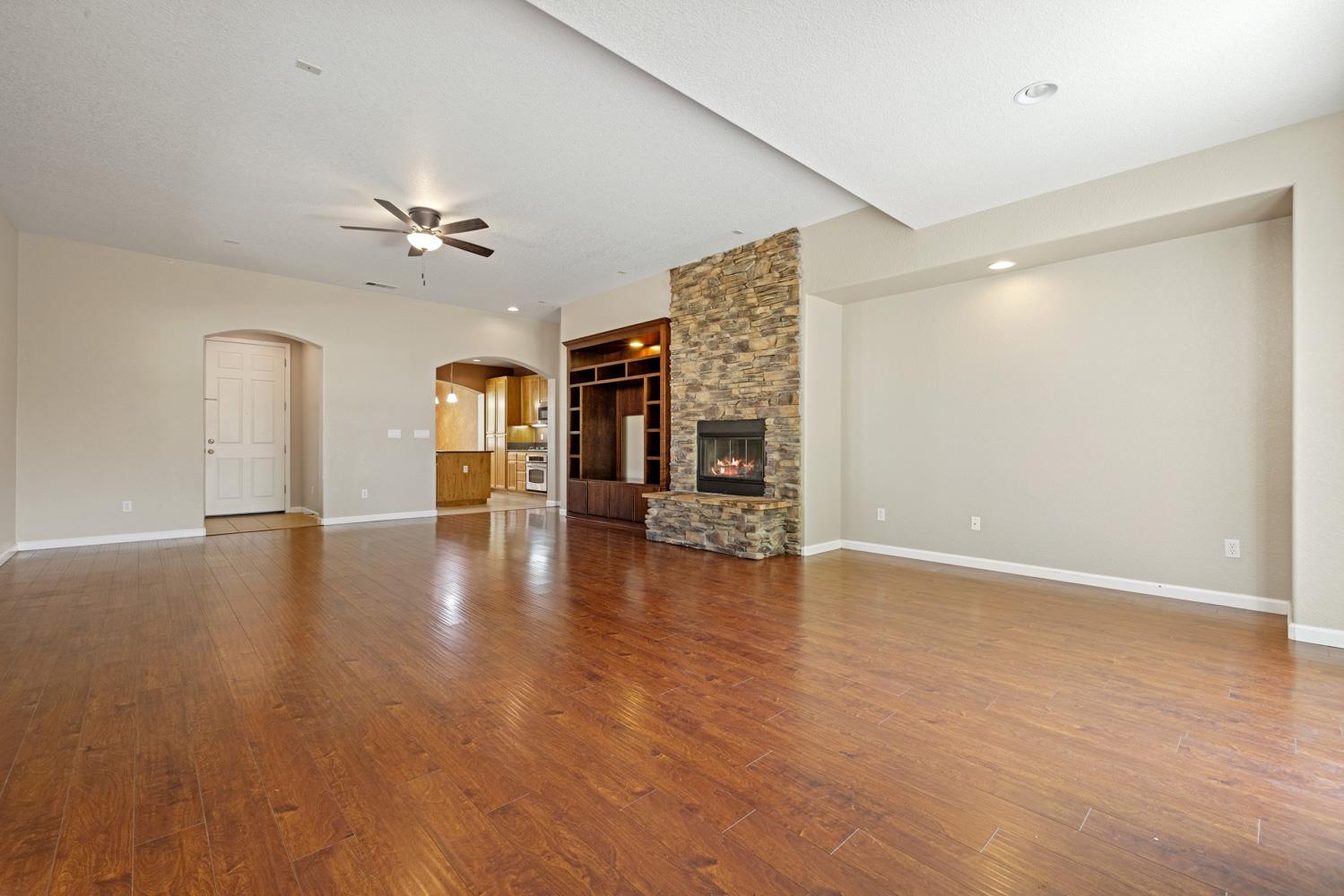 Detail Gallery Image 13 of 29 For 936 Heartland Dr, Manteca,  CA 95337 - 3 Beds | 2 Baths