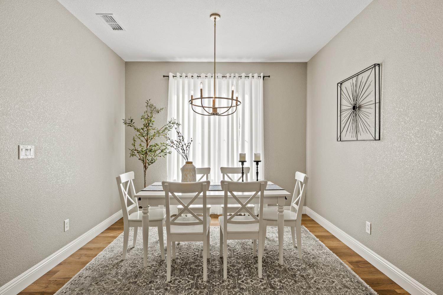 Detail Gallery Image 5 of 34 For 5425 Mossy Stone Way, Rancho Cordova,  CA 95742 - 3 Beds | 2 Baths
