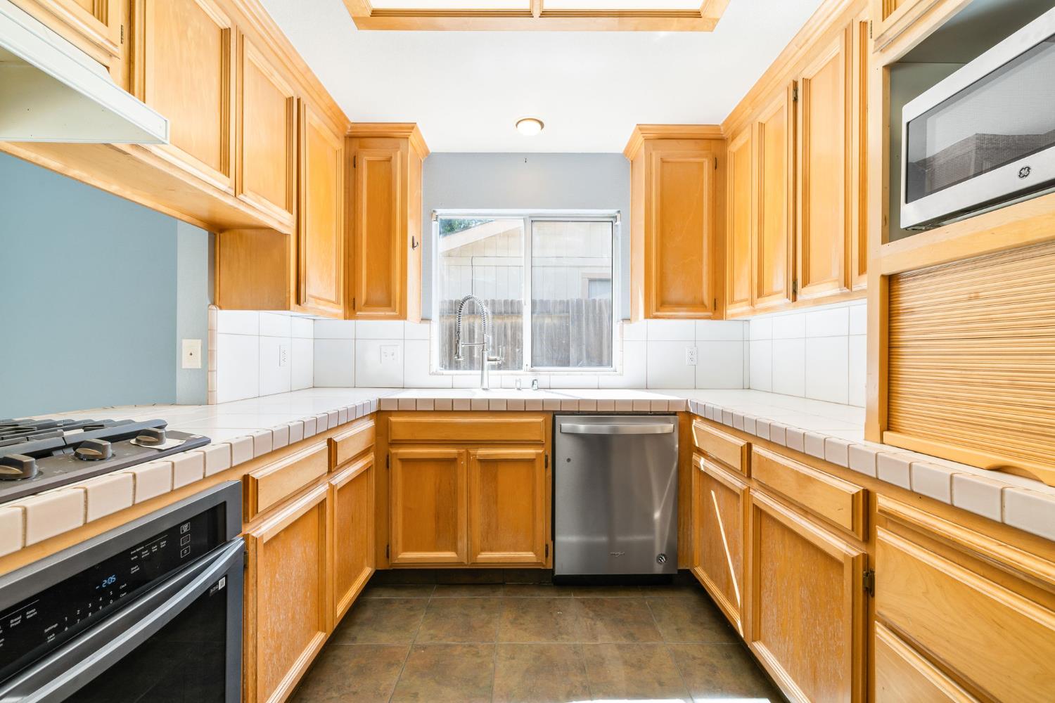 Detail Gallery Image 9 of 41 For 9286 Ultra Ct, Orangevale,  CA 95662 - 3 Beds | 2 Baths