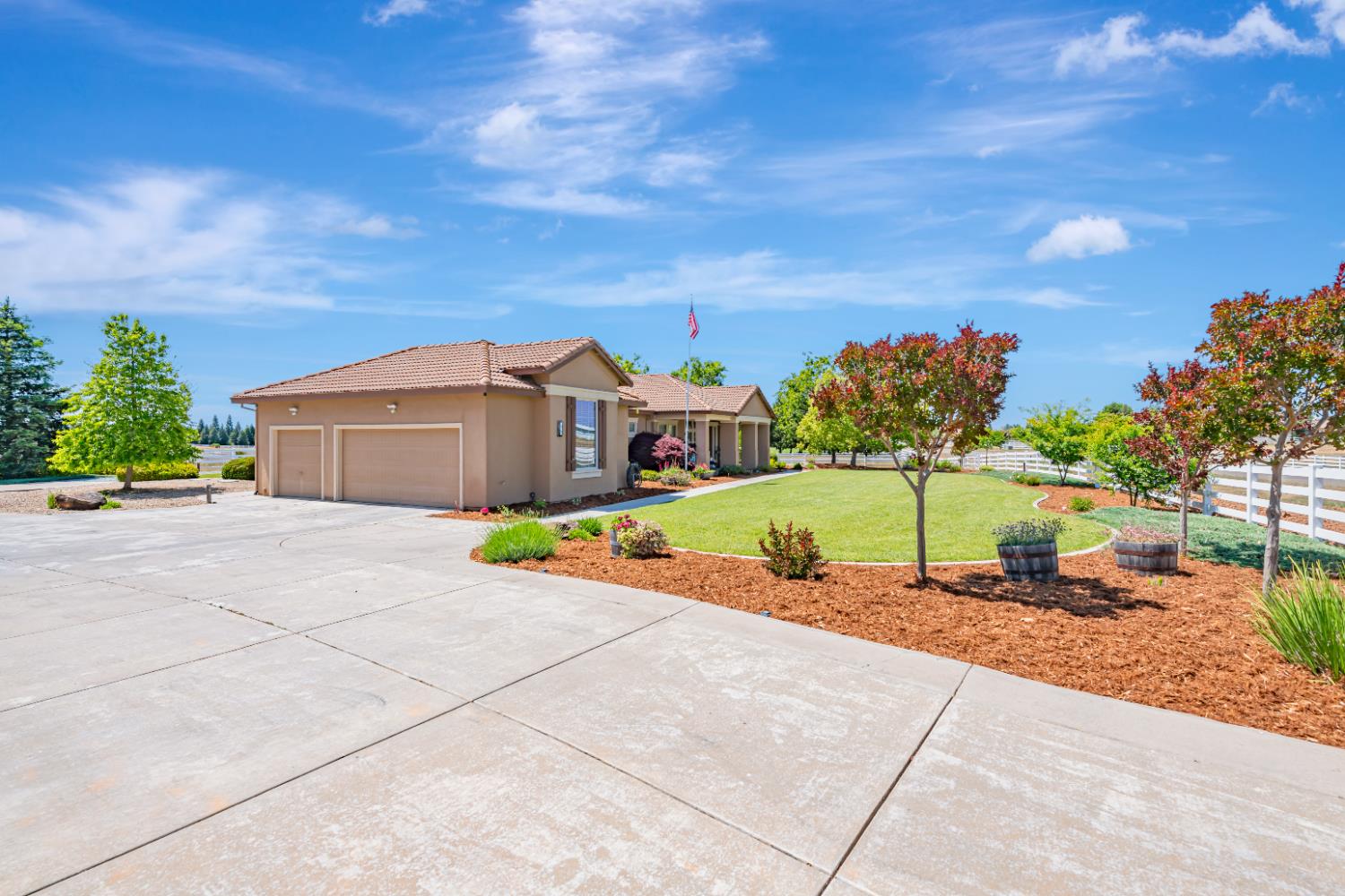Detail Gallery Image 3 of 65 For 12760 Riding Trail Dr, Wilton,  CA 95693 - 3 Beds | 2 Baths