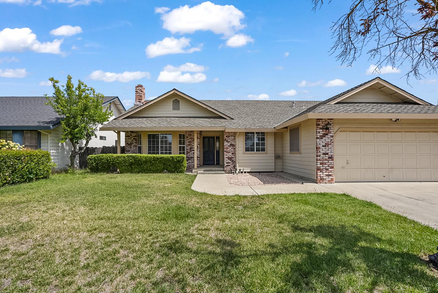 Detail Gallery Image 1 of 32 For 1011 Georgetown Ave, Turlock,  CA 95382 - 4 Beds | 2 Baths