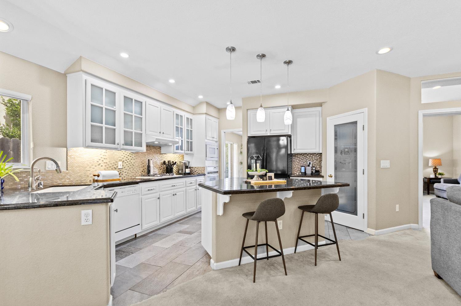 Detail Gallery Image 19 of 72 For 9180 Quail Cove Dr, Elk Grove,  CA 95624 - 5 Beds | 2/1 Baths