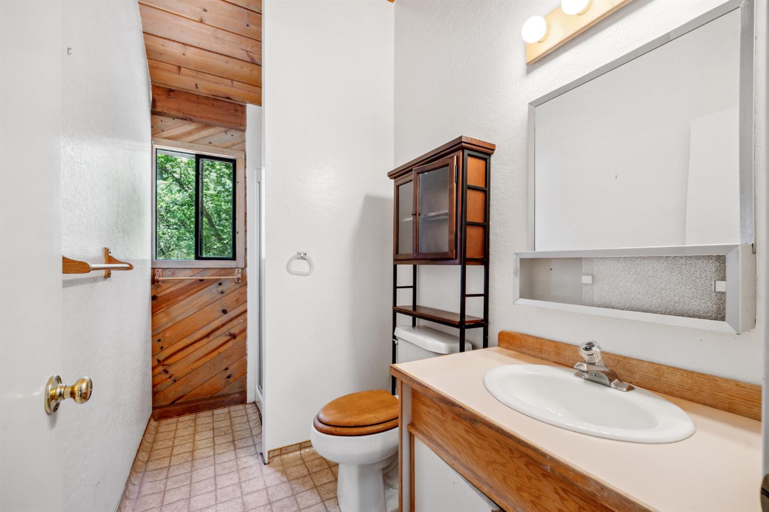 Detail Gallery Image 18 of 38 For 17836 Oriole Ct, Penn Valley,  CA 95946 - 2 Beds | 2 Baths