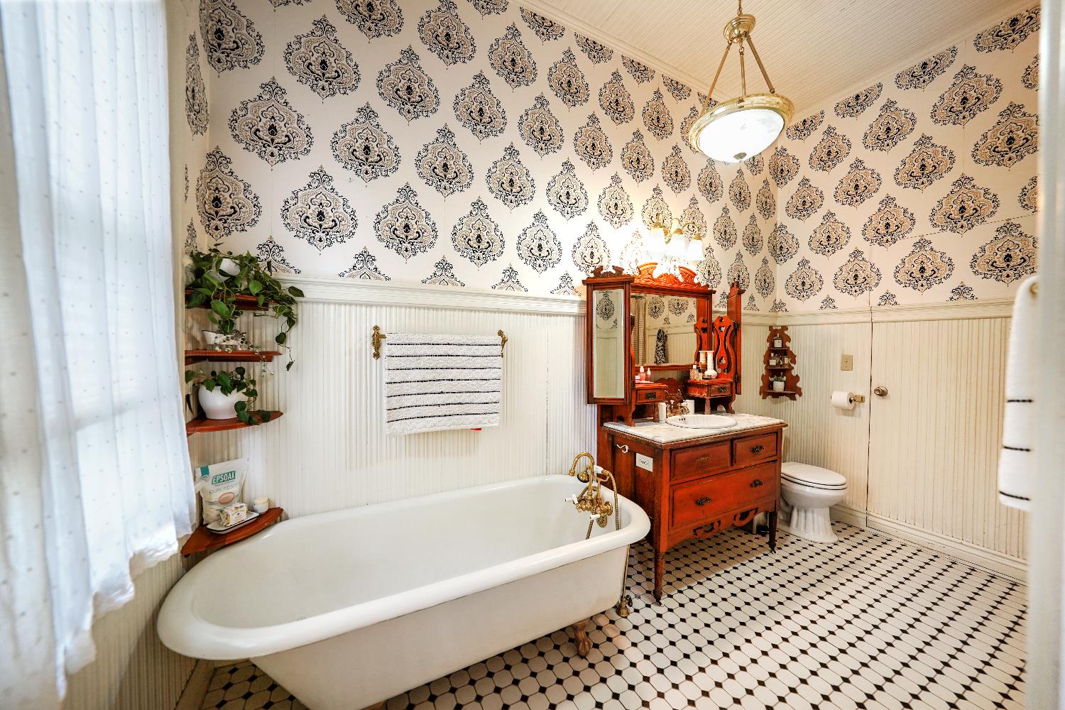 Detail Gallery Image 15 of 64 For 315 Pleasant St, Grass Valley,  CA 95945 - 3 Beds | 2/1 Baths