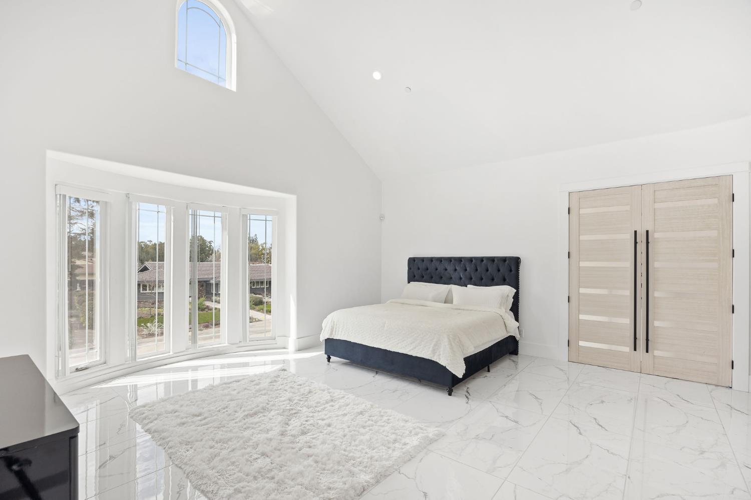 Detail Gallery Image 28 of 93 For 9425 S Wales Way, Elk Grove,  CA 95758 - 5 Beds | 5/1 Baths