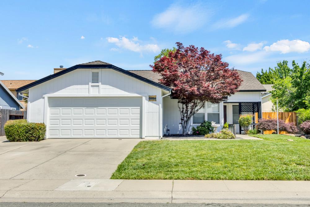 Detail Gallery Image 1 of 75 For 5984 Sawyer Cir, Sacramento,  CA 95823 - 3 Beds | 2 Baths