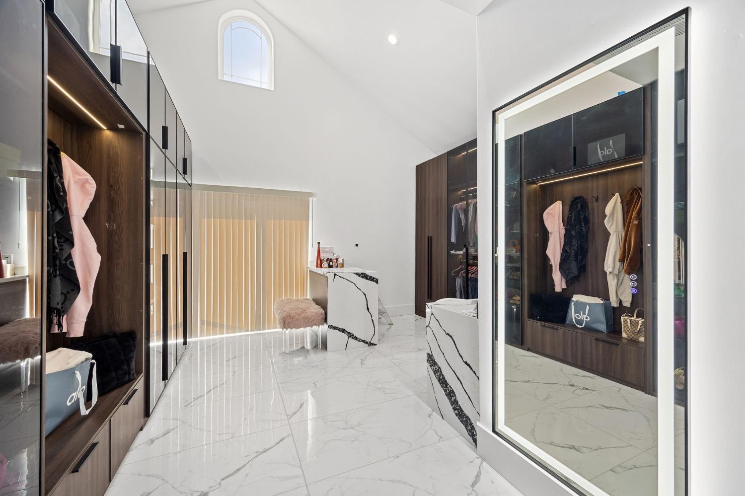 Detail Gallery Image 56 of 93 For 9425 S Wales Way, Elk Grove,  CA 95758 - 5 Beds | 5/1 Baths