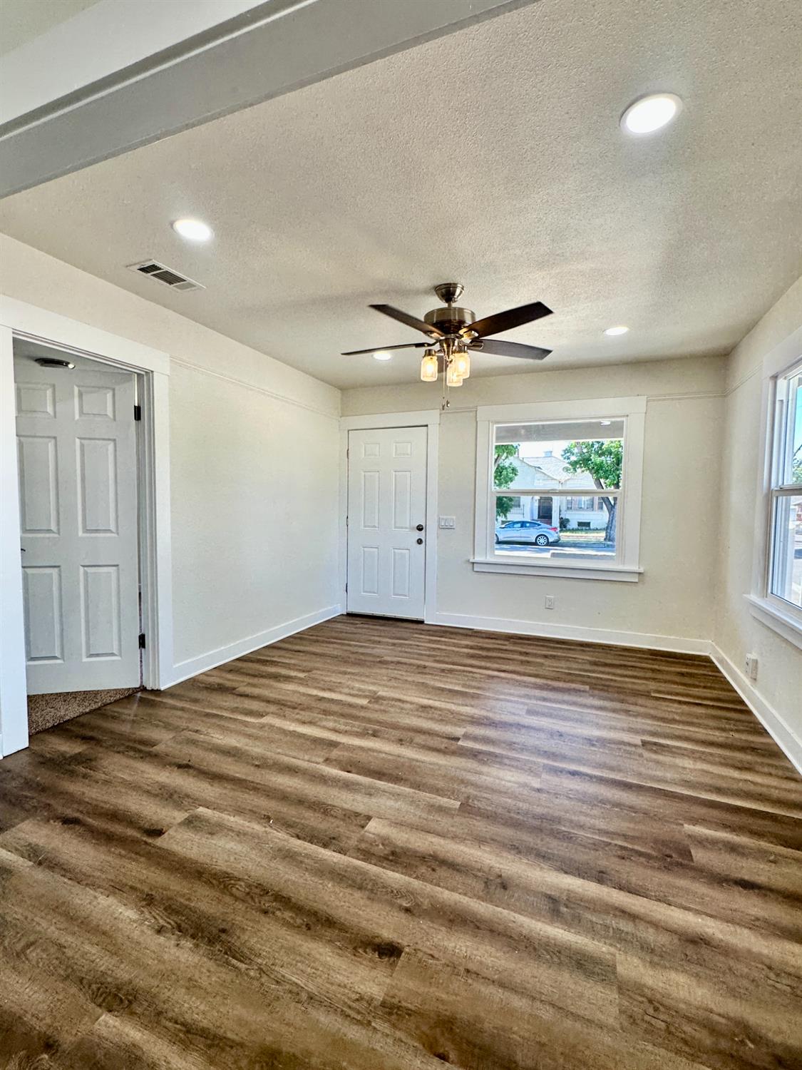 Detail Gallery Image 6 of 21 For 597 1st Ave, Gustine,  CA 95322 - 3 Beds | 1 Baths