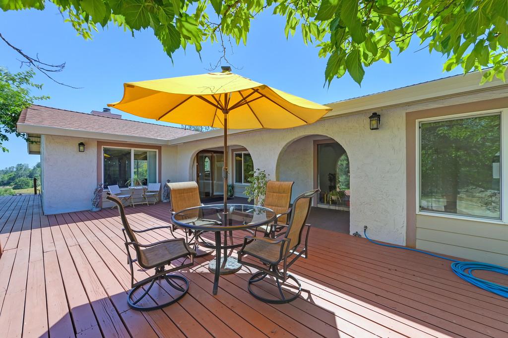 Detail Gallery Image 13 of 93 For 3561 Ahwahnee Way, Cool,  CA 95614 - 4 Beds | 3 Baths