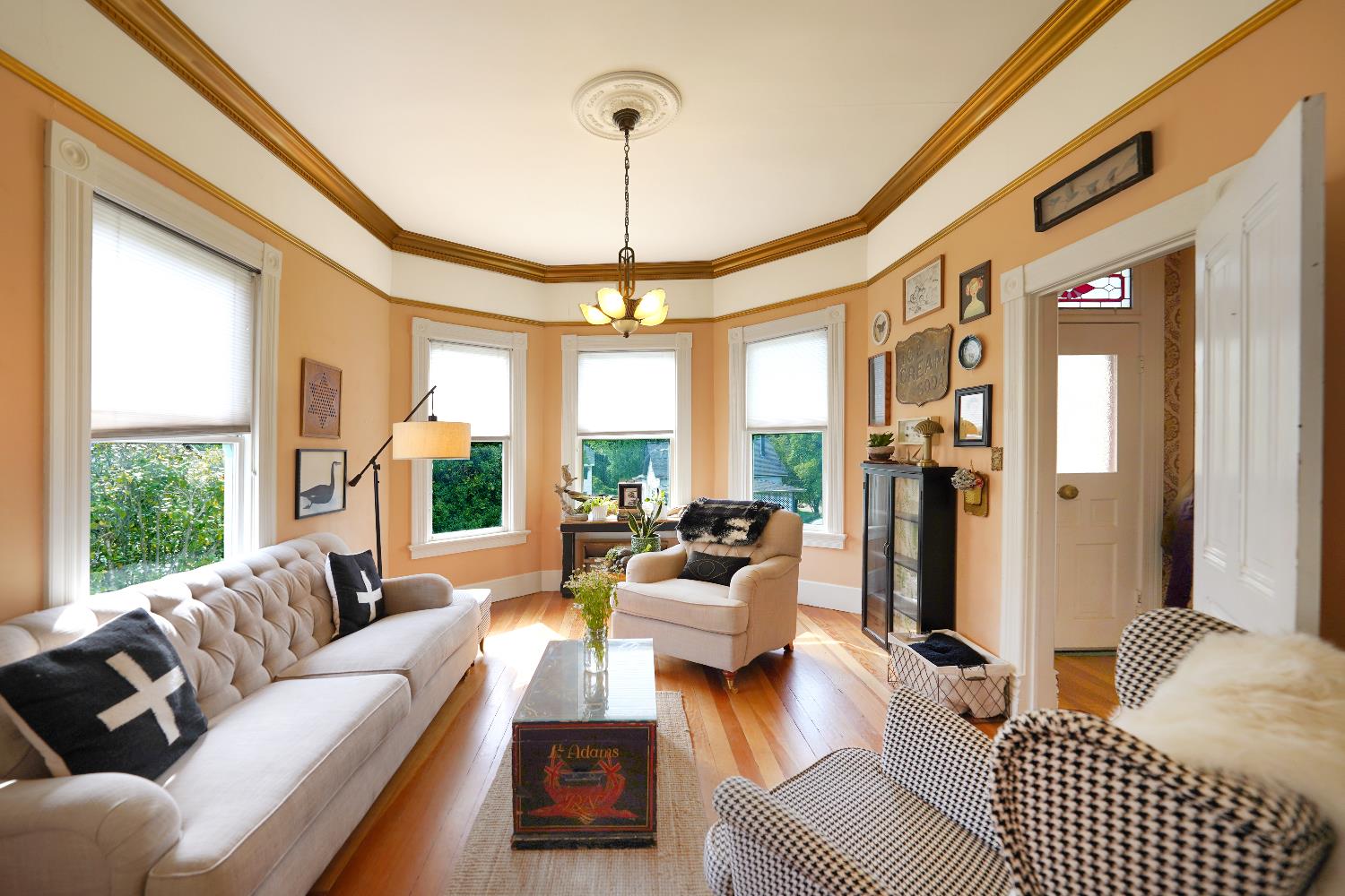 Detail Gallery Image 4 of 64 For 315 Pleasant St, Grass Valley,  CA 95945 - 3 Beds | 2/1 Baths