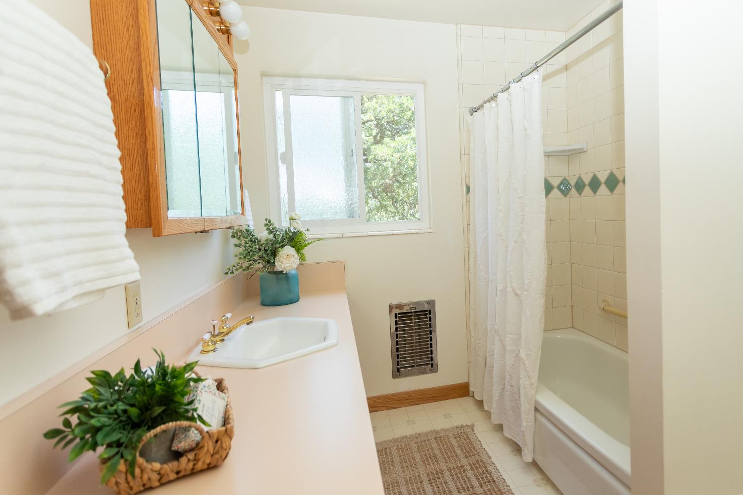 Detail Gallery Image 15 of 49 For 2691 Family Hill Dr, Placerville,  CA 95667 - 3 Beds | 2 Baths