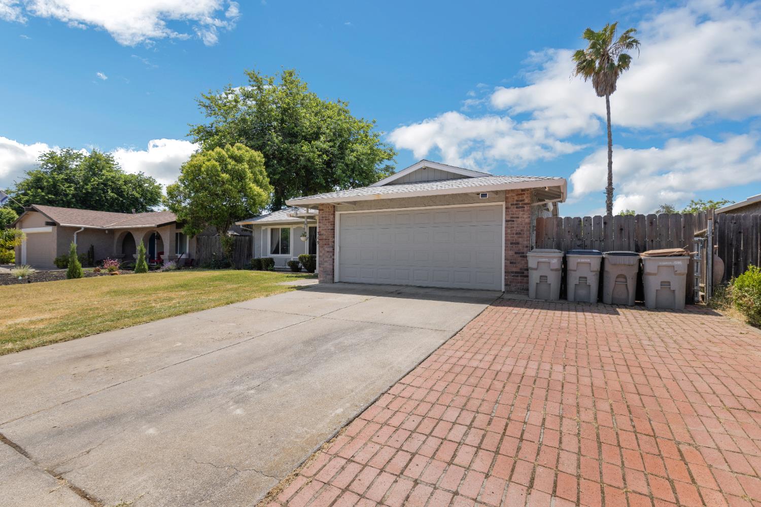 Detail Gallery Image 4 of 38 For 319 Valleywood Dr, Woodland,  CA 95695 - 3 Beds | 2 Baths