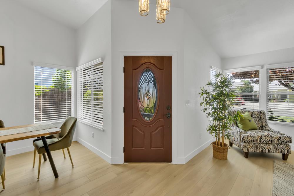 Detail Gallery Image 7 of 75 For 5984 Sawyer Cir, Sacramento,  CA 95823 - 3 Beds | 2 Baths