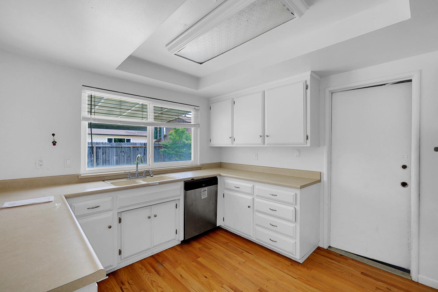 Detail Gallery Image 17 of 25 For 1440 Peach Tree Ln, Yuba City,  CA 95993 - 3 Beds | 2 Baths
