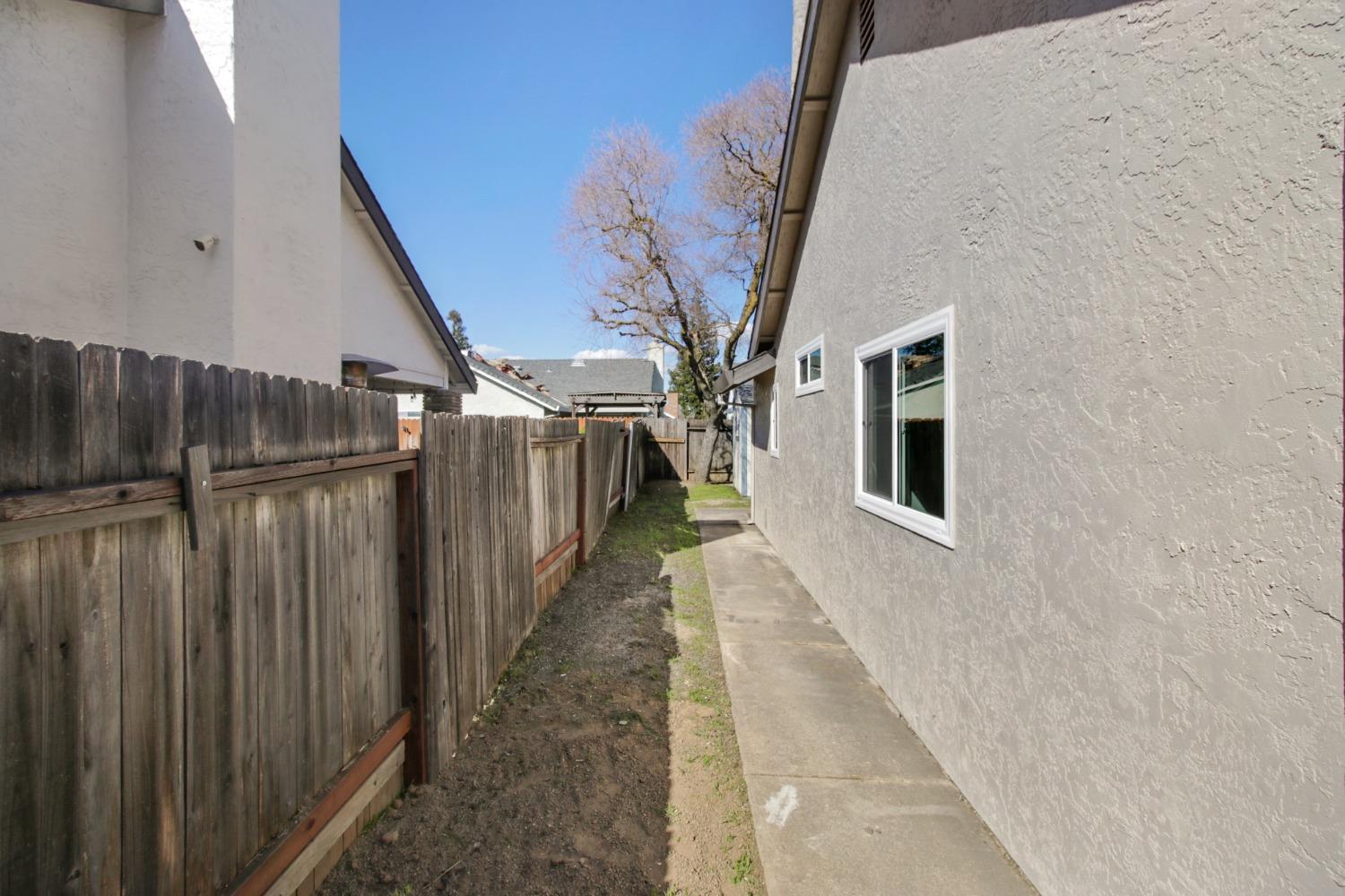 Detail Gallery Image 36 of 38 For 8237 Auberry Dr, Sacramento,  CA 95828 - 3 Beds | 2 Baths